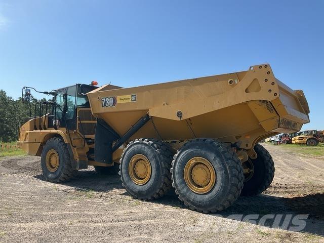 CAT 730 鉸接式起吊車