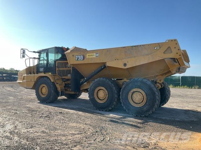 CAT 730 鉸接式起吊車