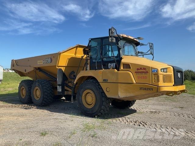 CAT 730 鉸接式起吊車