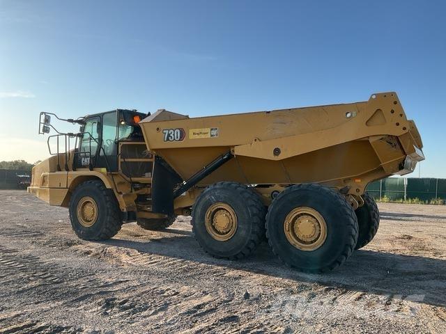 CAT 730 鉸接式起吊車