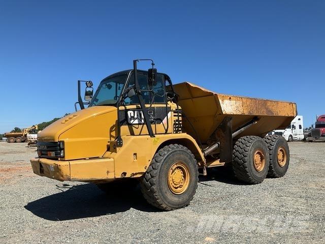 CAT 730 鉸接式起吊車