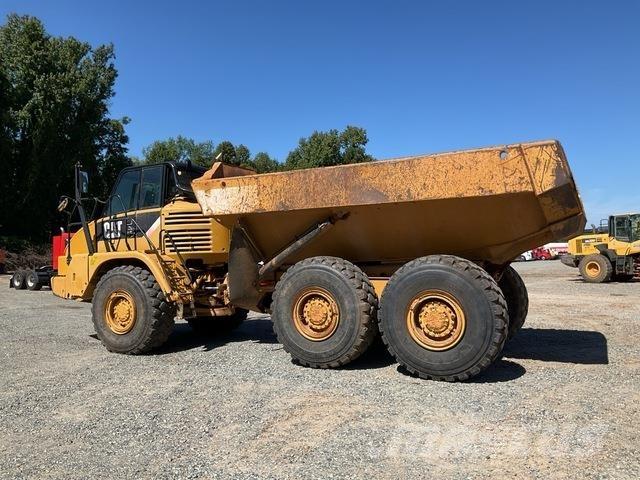 CAT 730 鉸接式起吊車