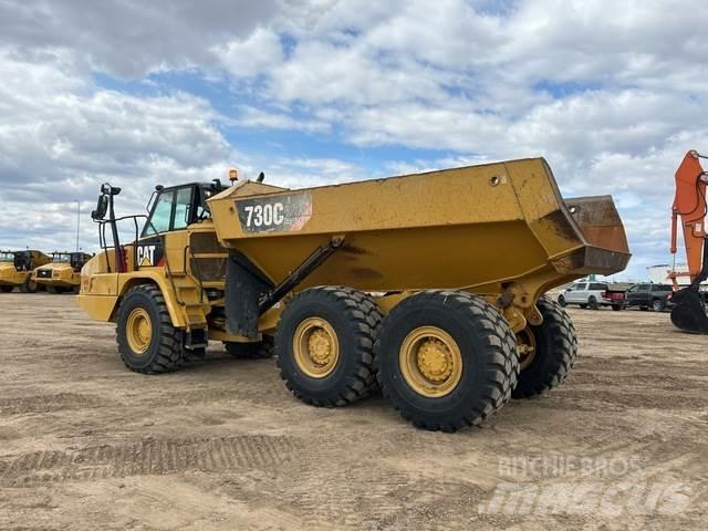 CAT 730C2 鉸接式起吊車