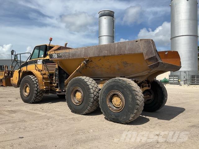 CAT 735 鉸接式起吊車
