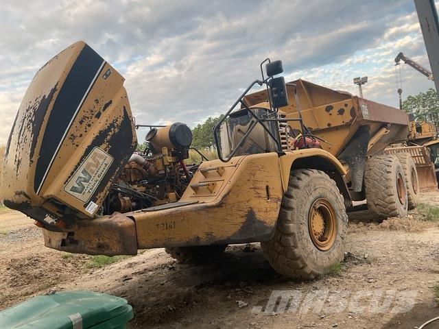 CAT 735 鉸接式起吊車