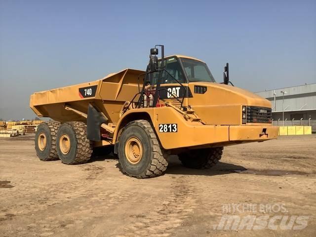 CAT 740 鉸接式起吊車