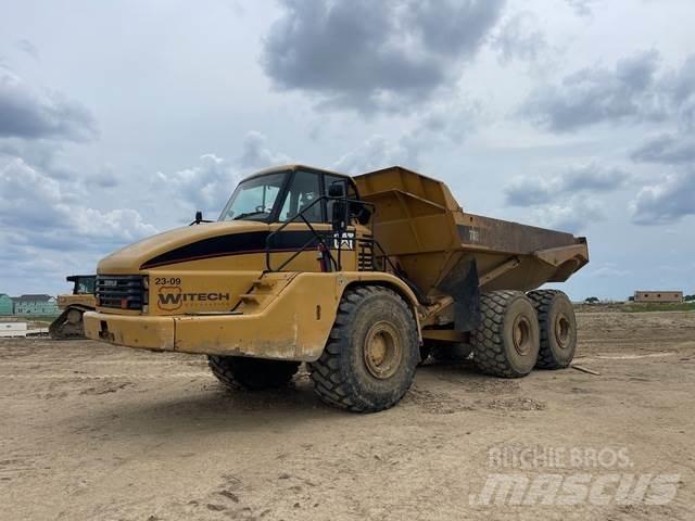CAT 740 鉸接式起吊車