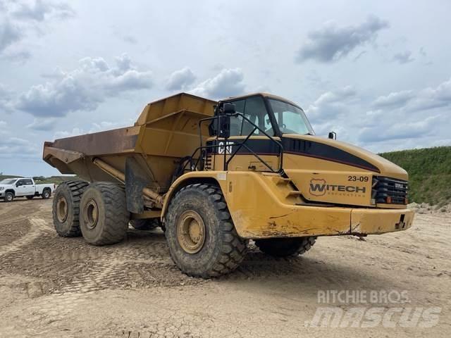 CAT 740 鉸接式起吊車