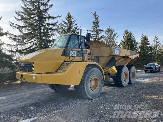 CAT 740 鉸接式起吊車