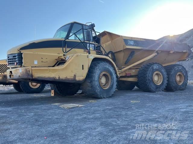 CAT 740 鉸接式起吊車