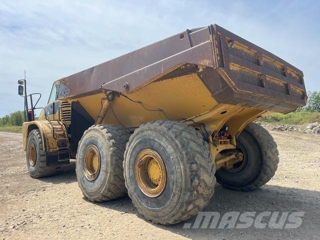 CAT 740 鉸接式起吊車