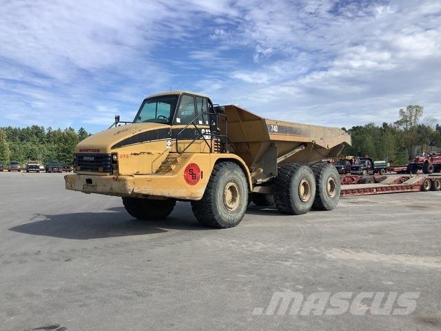 CAT 740 鉸接式起吊車