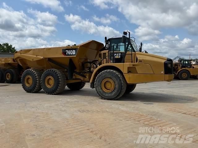 CAT 740B 鉸接式起吊車