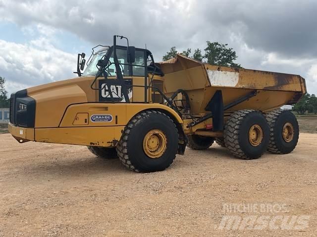 CAT 740B 鉸接式起吊車