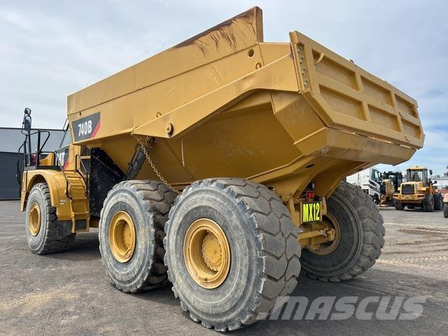 CAT 740B 鉸接式起吊車