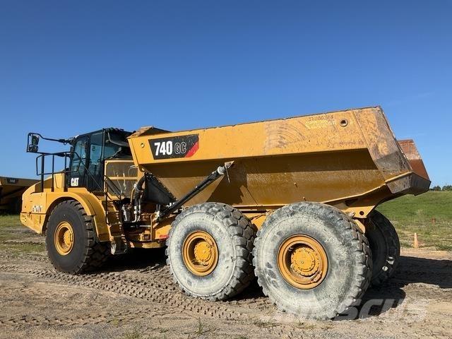CAT 740GC 鉸接式起吊車