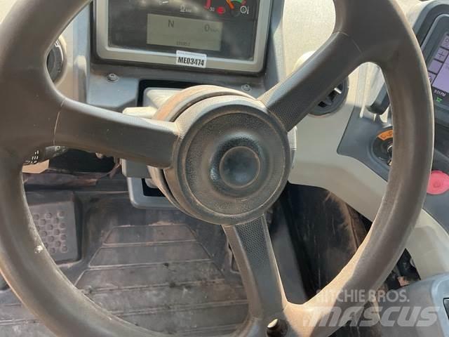 CAT 745 鉸接式起吊車