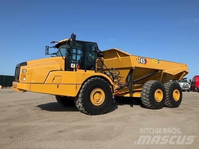 CAT 745 鉸接式起吊車