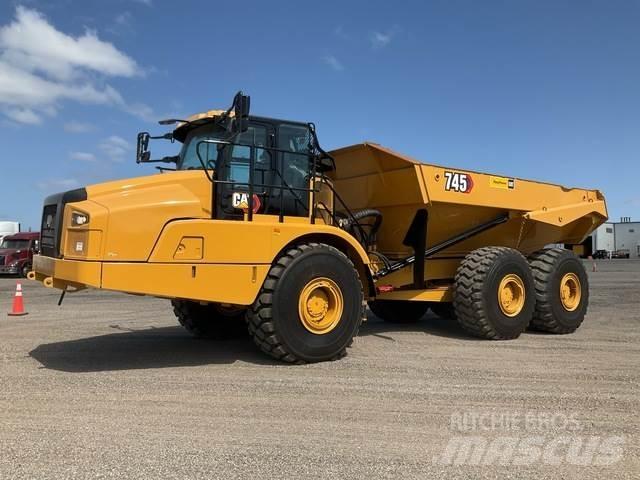 CAT 745 鉸接式起吊車