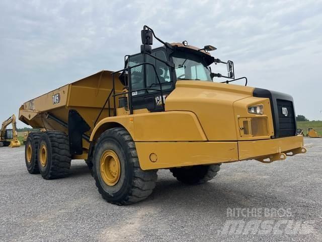 CAT 745 鉸接式起吊車