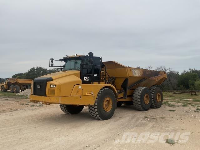 CAT 745 鉸接式起吊車