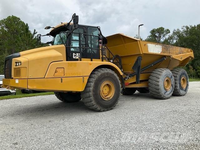 CAT 745 鉸接式起吊車