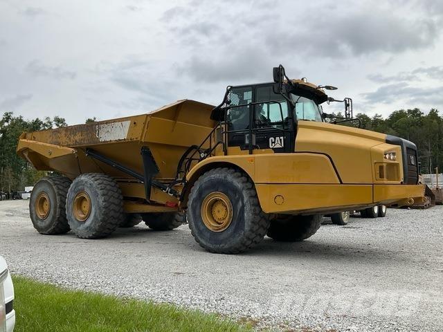 CAT 745 鉸接式起吊車