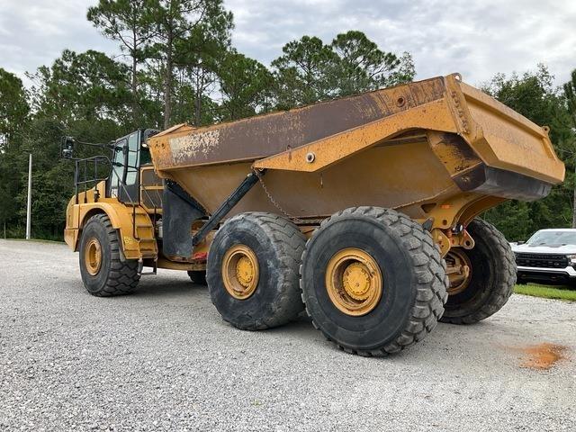 CAT 745 鉸接式起吊車