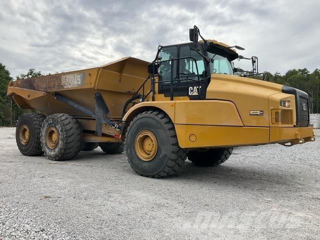 CAT 745 鉸接式起吊車