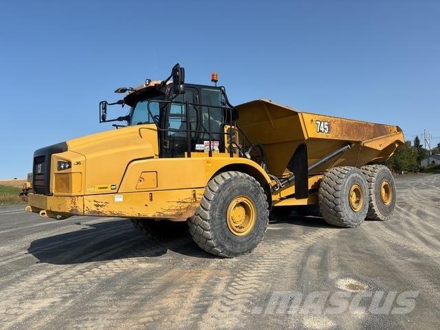 CAT 745 鉸接式起吊車