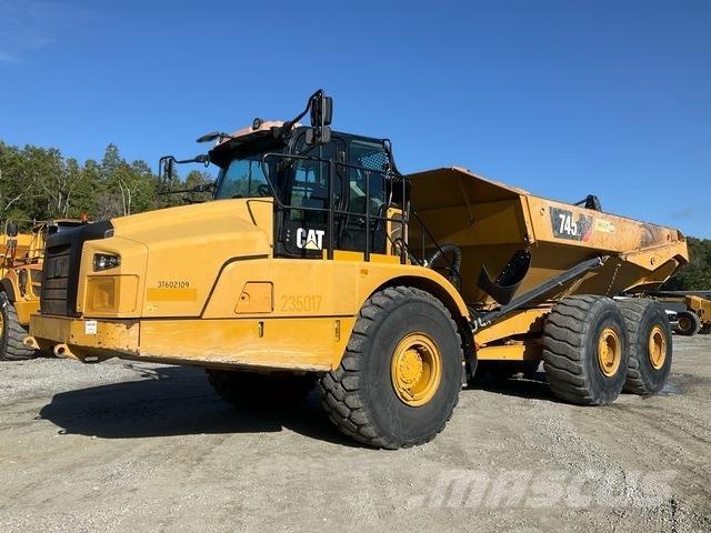 CAT 745 鉸接式起吊車