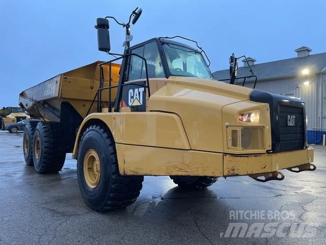 CAT 745C 鉸接式起吊車