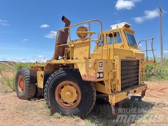 CAT 768C 鉸接式起吊車