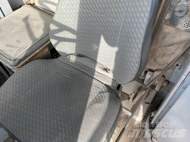 CAT 769 鉸接式起吊車