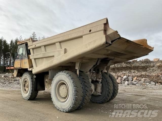 CAT 771D 鉸接式起吊車
