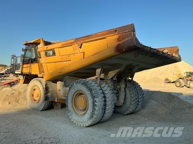 CAT 771D 鉸接式起吊車
