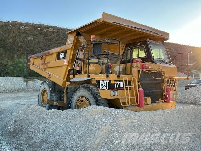 CAT 771D 鉸接式起吊車
