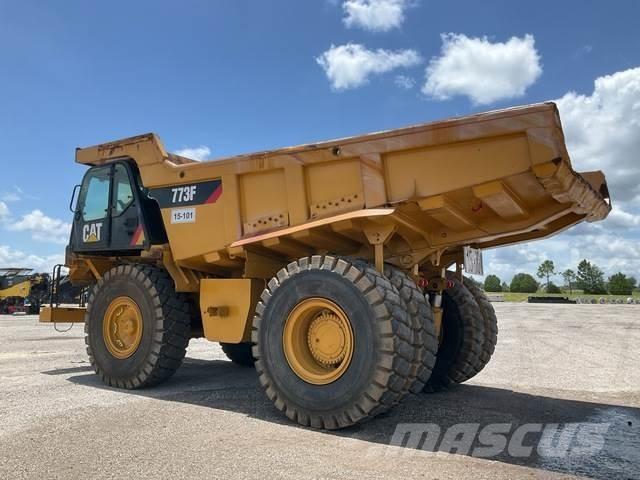 CAT 773F 鉸接式起吊車
