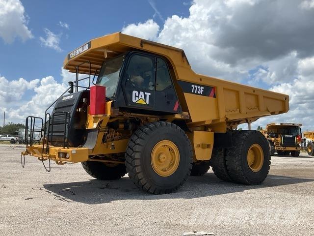 CAT 773F 鉸接式起吊車