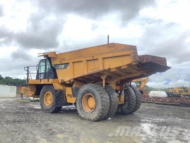 CAT 773F 鉸接式起吊車