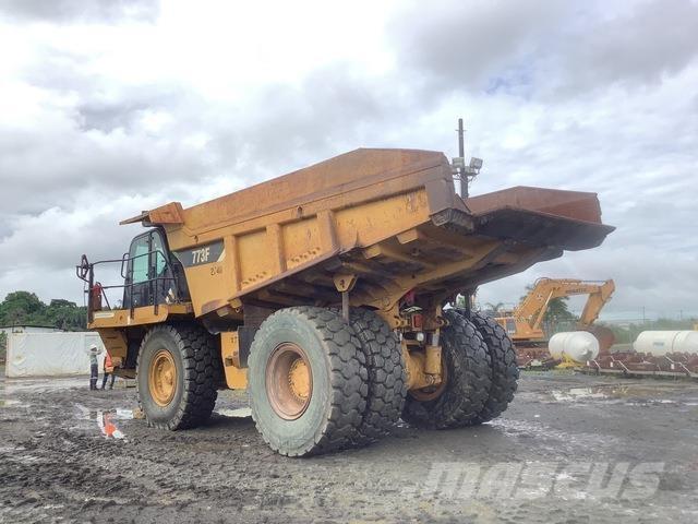 CAT 773F 鉸接式起吊車