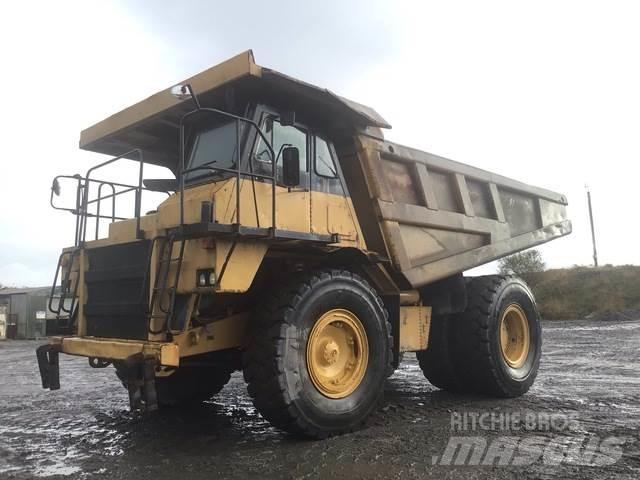 CAT 775B 鉸接式起吊車