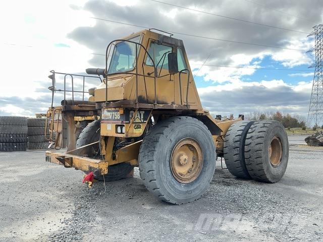 CAT 775B 鉸接式起吊車