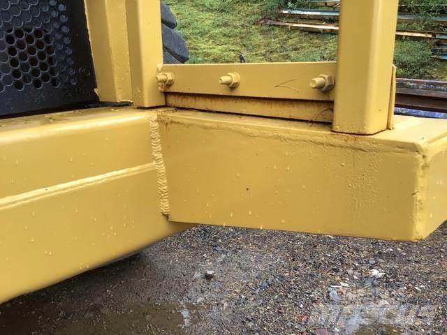CAT 775D 鉸接式起吊車