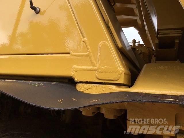 CAT 775E 鉸接式起吊車