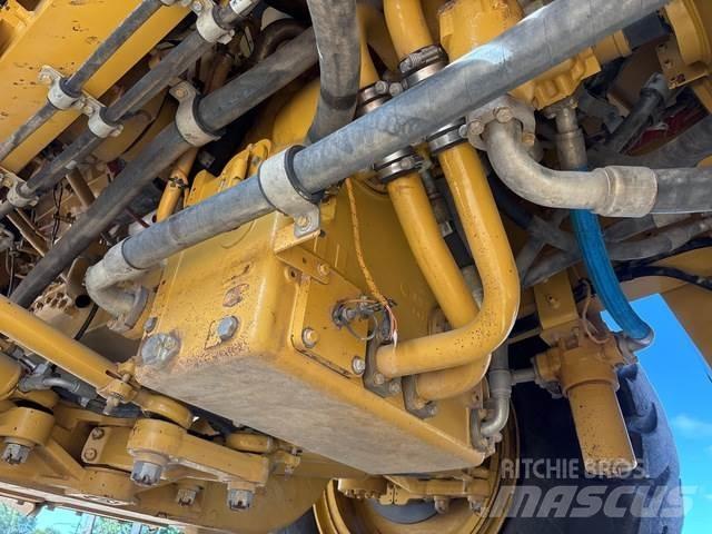 CAT 777 鉸接式起吊車