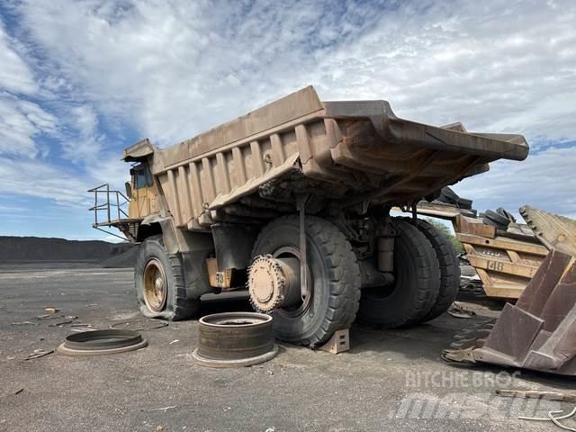 CAT 777B 鉸接式起吊車