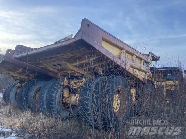 CAT 777D 鉸接式起吊車