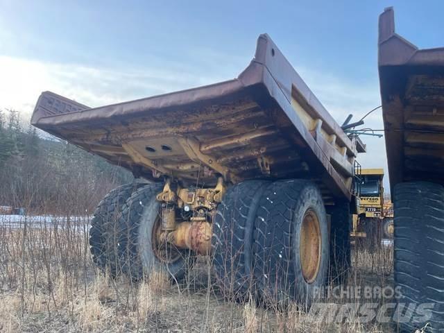 CAT 777D 鉸接式起吊車