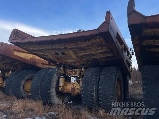 CAT 777D 鉸接式起吊車
